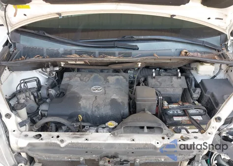 2014 Toyota Sienna Le V6 8 Passenger z USA, uszkodzony, nr VIN 5TDKK3DC6ES508311